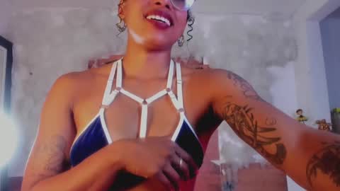 Snapshot of kelly__thomson chatting on 2, 1, 2025 kelly__thomson online show from 2, 1, 2025