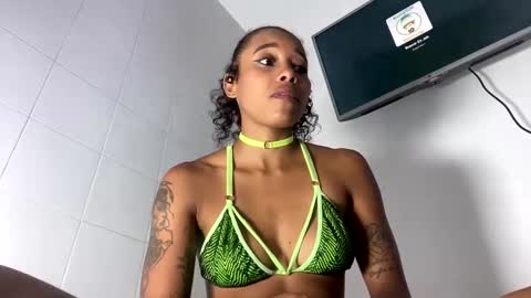 Snapshot of kelly__thomson chatting on 15, 1, 2025 kelly__thomson online show from 15, 1, 2025