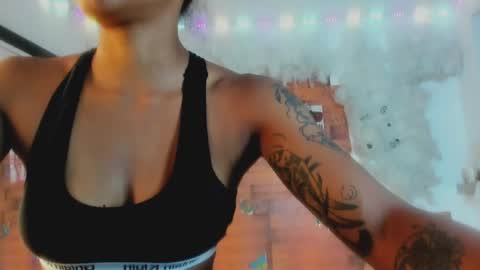 Snapshot of kelly__thomson chatting on 9, 2, 2025 kelly__thomson online show from 9, 2, 2025