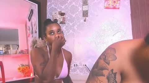 Snapshot of kelly__thomson chatting on 16, 9, 2025 kelly__thomson online show from 16, 9, 2025