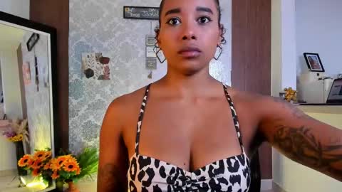 Snapshot of kelly__thomson chatting on 1, 10, 2025 kelly__thomson online show from 1, 10, 2025