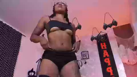 Snapshot of kelly__thomson chatting on 9, 10, 2025 kelly__thomson online show from 9, 10, 2025