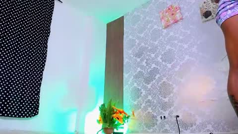 Snapshot of kelly__thomson chatting on 8, 11, 2025 kelly__thomson online show from 8, 11, 2025