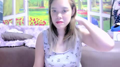 Snapshot of kelly_baby2005 chatting on 5, 11, 2025 Kelly online show from 5, 11, 2025