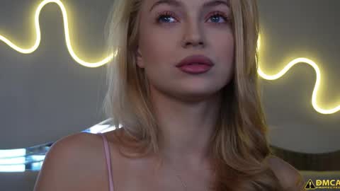 Kelly online show from 3, 10, 2025