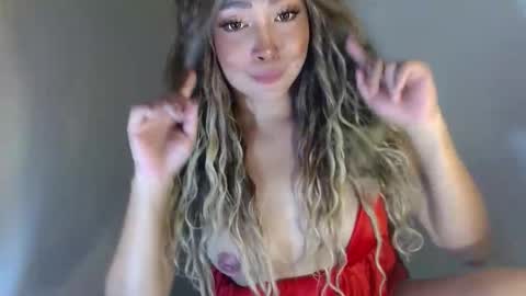 Snapshot of kellyclarksonx chatting on 24, 4, 2026 its me KELLY online show from 24, 4, 2026