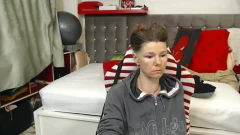 Snapshot of kellynumber chatting on 15, 5, 2026 kelly online show from 15, 5, 2026