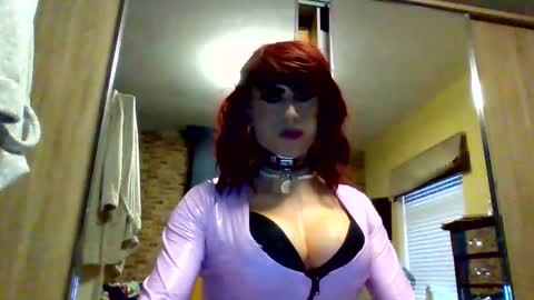 Snapshot of kellypvc1 chatting on 14, 10, 2025 kellypvc1 online show from 14, 10, 2025