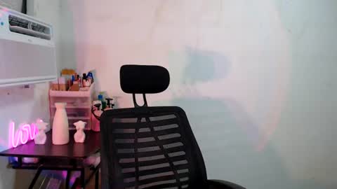 KELLY MCDOLEN online show from 25, 7, 2026