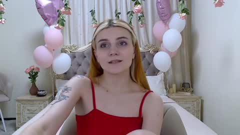 Kelly Stoneys online show from 5, 3, 2025