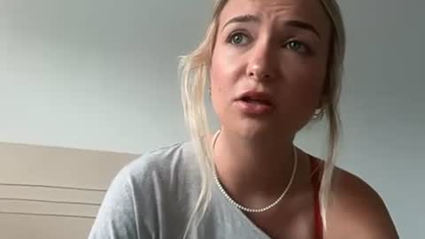 Kelsey Blu online show from 2, 4, 2026