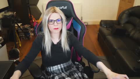 Snapshot of kelseycobalt chatting on 2, 1, 2025 kelseycobalt online show from 2, 1, 2025
