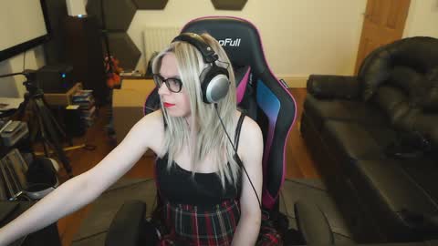Snapshot of kelseycobalt chatting on 2, 2, 2025 kelseycobalt online show from 2, 2, 2025