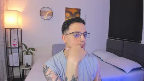 Snapshot of kendel_dimitri chatting on 18, 6, 2026 kendel_dimitri online show from 18, 6, 2026