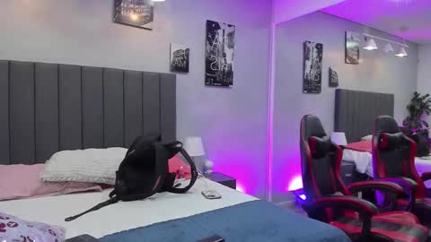 Kendra London online show from 4, 2, 2026