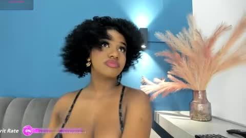 kendrachavez_ online show from 28, 3, 2026