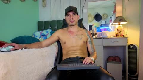 Snapshot of kenfenty chatting on 23, 10, 2025 Chriss Morales online show from 23, 10, 2025