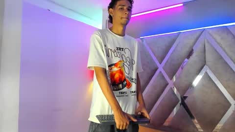 kenix online show from 7, 11, 2025