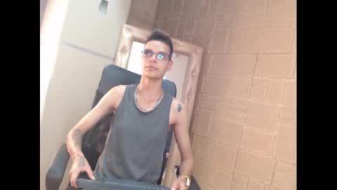 Snapshot of kenn_boy_ chatting on 27, 1, 2025 kenn_boy_ online show from 27, 1, 2025