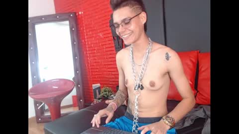 Snapshot of kenn_boy_ chatting on 3, 2, 2025 kenn_boy_ online show from 3, 2, 2025