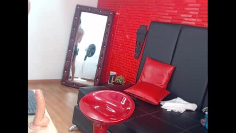 Snapshot of kenn_boy_ chatting on 4, 2, 2025 kenn_boy_ online show from 4, 2, 2025