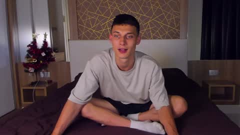 Snapshot of kenter_parker chatting on 4, 1, 2025 Peter     online show from 4, 1, 2025