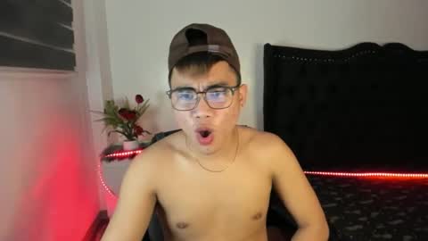 Snapshot of kenthebigcockxx chatting on 12, 10, 2025 kenji online show from 12, 10, 2025