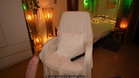 Keoki Star   online show from 11, 1, 2025