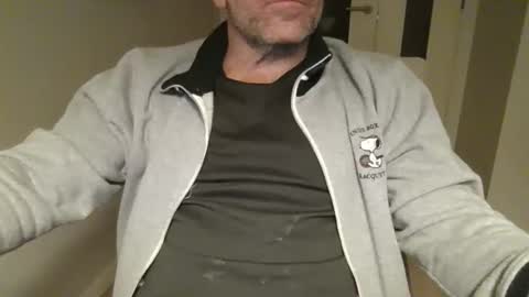 Snapshot of kermitgp3 chatting on 13, 12, 2025 Anton online show from 13, 12, 2025