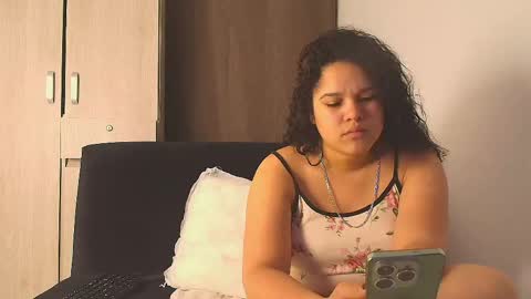 Snapshot of kesha_rosse_ chatting on 7, 5, 2026 KESHA online show from 7, 5, 2026