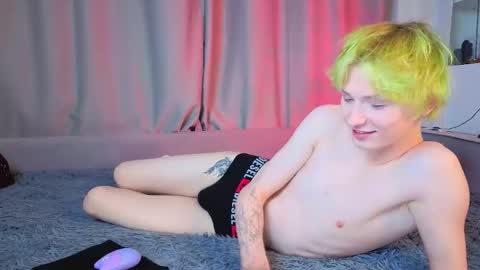 Snapshot of kessy_white chatting on 2, 12, 2025 Kessy online show from 2, 12, 2025