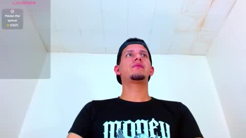 Snapshot of kevin__max_ chatting on 22, 9, 2025 Kev online show from 22, 9, 2025