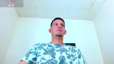 Snapshot of kevin__max_ chatting on 7, 10, 2025 Kev online show from 7, 10, 2025