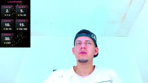 Snapshot of kevin__max_ chatting on 26, 10, 2025 Kev online show from 26, 10, 2025