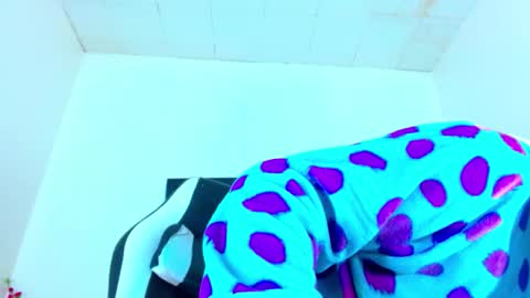 Snapshot of kevin__max_ chatting on 28, 10, 2025 Kev online show from 28, 10, 2025