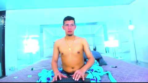 Snapshot of kevin__max_ chatting on 2, 12, 2025 Kev online show from 2, 12, 2025