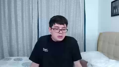 Snapshot of kevinhunts chatting on 18, 10, 2025 Kevin online show from 18, 10, 2025