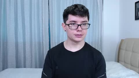 Snapshot of kevinhunts chatting on 12, 11, 2025 Kevin online show from 12, 11, 2025