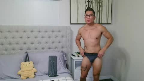 Snapshot of kevinkham chatting on 4, 10, 2025 kevinkham online show from 4, 10, 2025