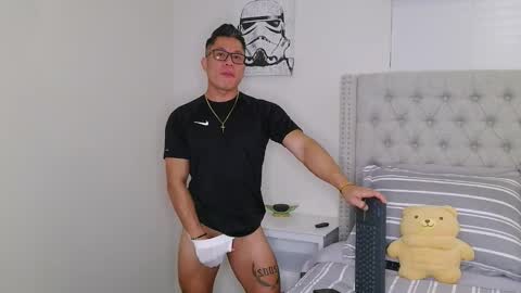 Snapshot of kevinkham chatting on 17, 10, 2025 kevinkham online show from 17, 10, 2025