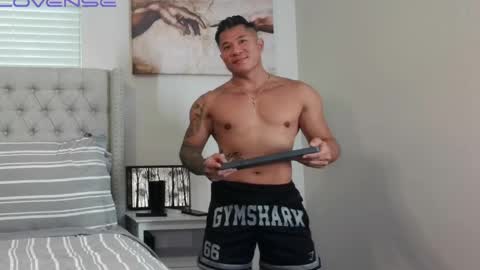 Snapshot of kevinkham chatting on 16, 5, 2026 kevinkham online show from 16, 5, 2026