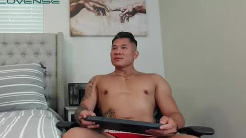 Snapshot of kevinkham chatting on 23, 5, 2026 kevinkham online show from 23, 5, 2026