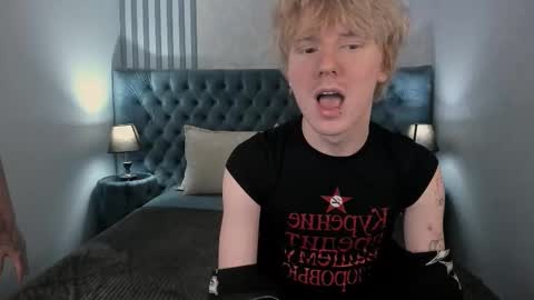 Snapshot of kevinm1lky chatting on 7, 11, 2025 Kevin online show from 7, 11, 2025