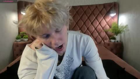 Snapshot of kevinm1lky chatting on 20, 11, 2025 Kevin online show from 20, 11, 2025