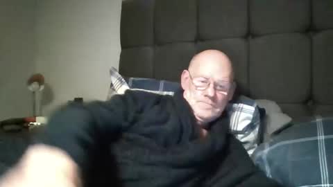 kevlooking4sez online show from 28, 3, 2026