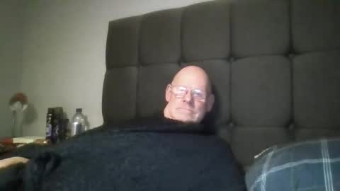 kevlooking4sez online show from 20, 4, 2026