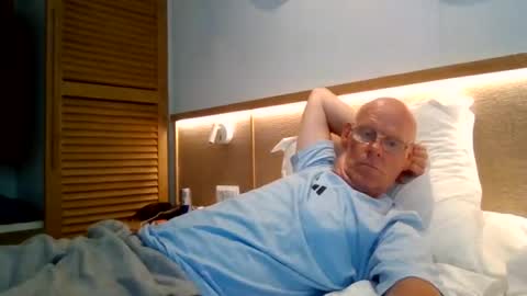 Snapshot of kevlooking4sez chatting on 4, 8, 2026 kevlooking4sez online show from 4, 8, 2026