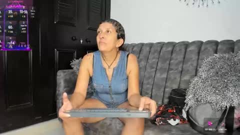 Snapshot of keyla_milf chatting on 17, 10, 2025 Keila Milf online show from 17, 10, 2025