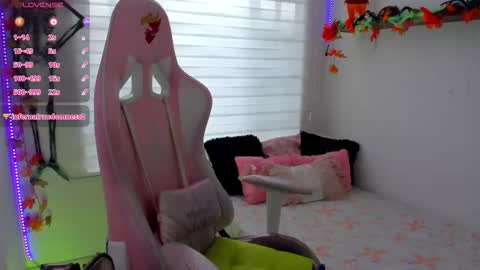 Snapshot of keyla_roberts_ chatting on 29, 10, 2025 Adhara. Help me reach 100 likes online show from 29, 10, 2025