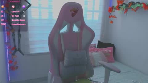 Snapshot of keyla_roberts_ chatting on 30, 10, 2025 Adhara. Help me reach 100 likes online show from 30, 10, 2025